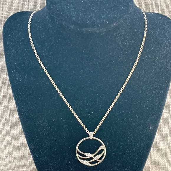 NRT Vintage Necklace Crystal Accent Gold Tone Pendant Necklace Jewelry - Picture 2 of 12